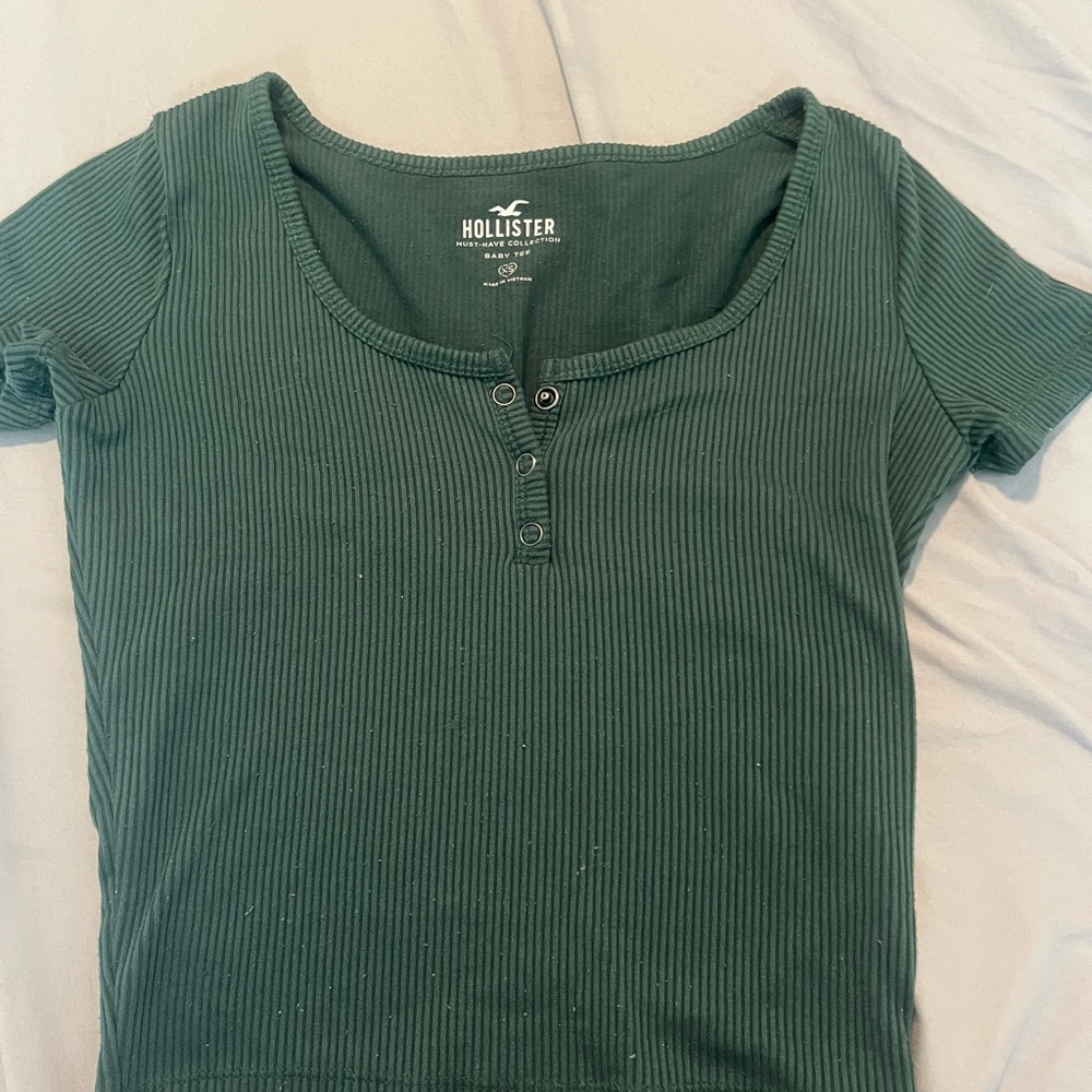 Hollister Women's Green Ribbed Top